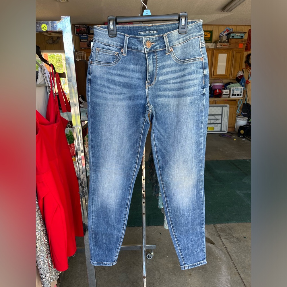 Maurices medium wash jeans